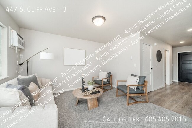 Building Photo - 447 S Cliff Ave Unit 3