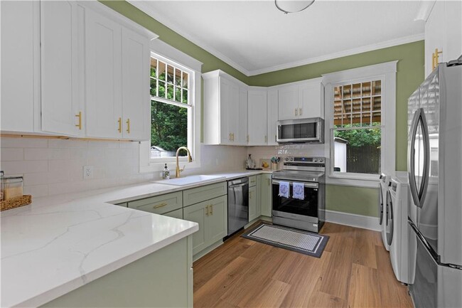 Photo - 1559 Bruister St