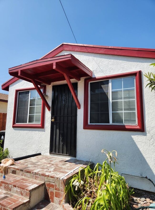 Back house 2 bedroom - 3529 Opal St Casa