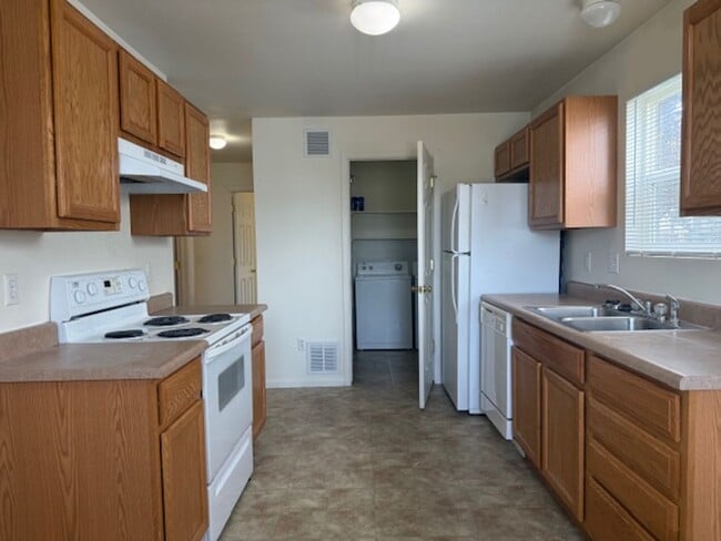 304 Snyder Ave Unit B