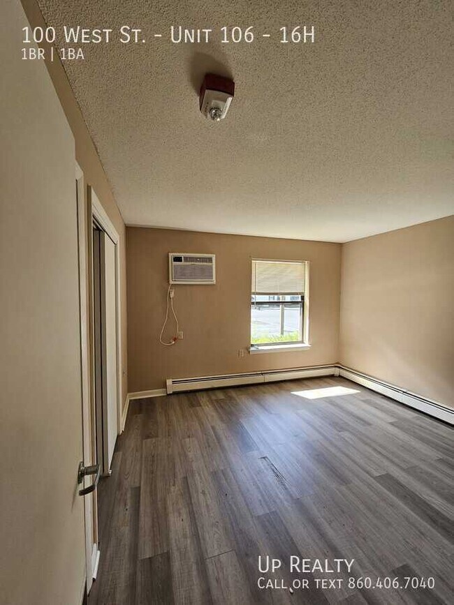 Photo - 100 West St Unidad 106 - 16H