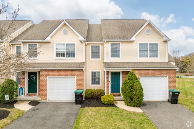 Photo - Linden Court