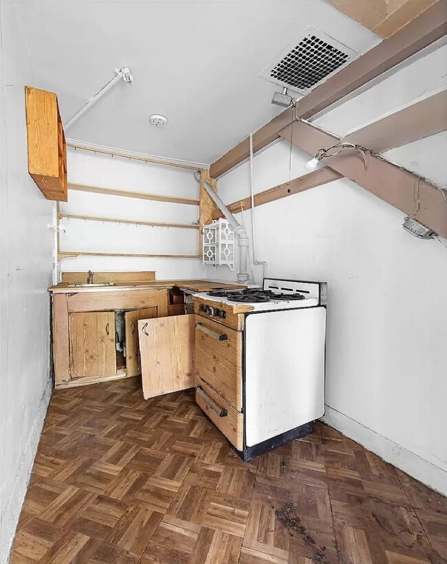 Building Photo - 155 Hicks St Rental