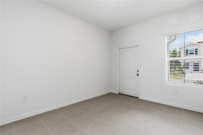 Photo - 3092 Chromatic St