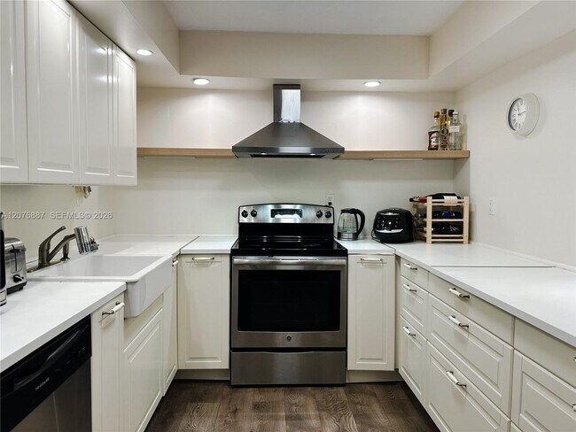 Photo - 2001 Atlantic Shores Blvd Unit 510
