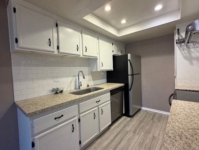 Photo - 2828 Famosa Blvd Unit 203