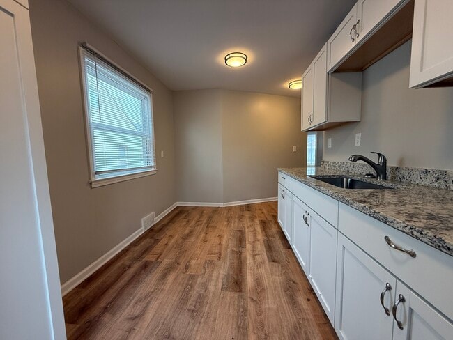 Photo - 14310 Hobart Ave