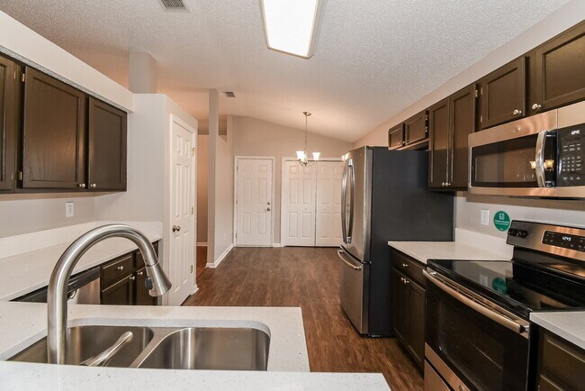 Photo - 1810 Dartmouth Dr