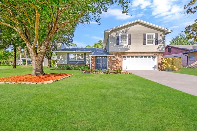 921 Oak Forest Dr - 921 Oak Forest Dr House