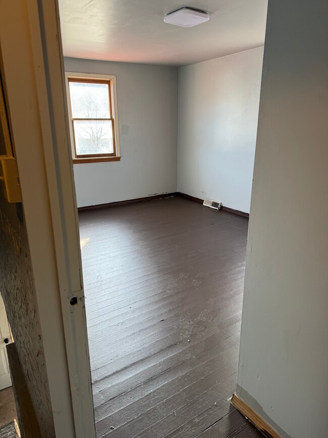 Photo - 103 N 3rd Ave