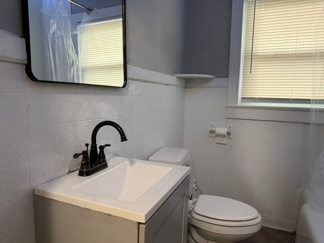 Photo - 1204 Julia Ave Unidad #B