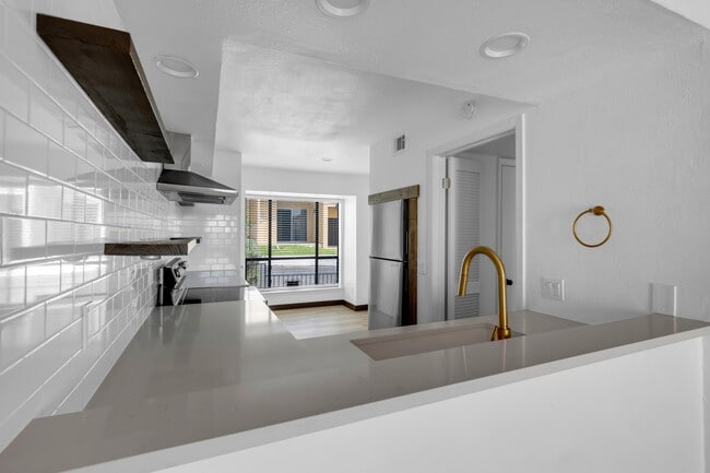 Photo - 402 Hi Stirrup