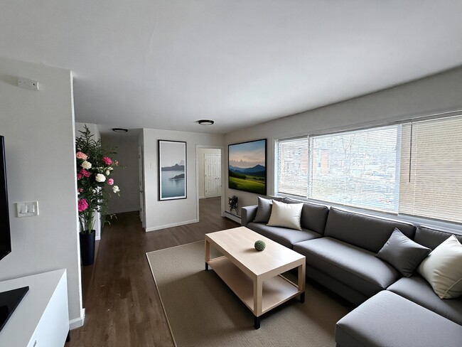 Building Photo - 18 Waldron Ave Unit 3c Rental