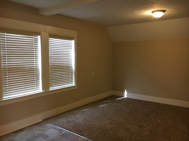 Sala de estar - 4743 N Albina Ave Unidad B