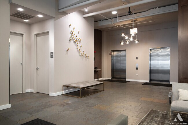 Photo - 901 W Madison St