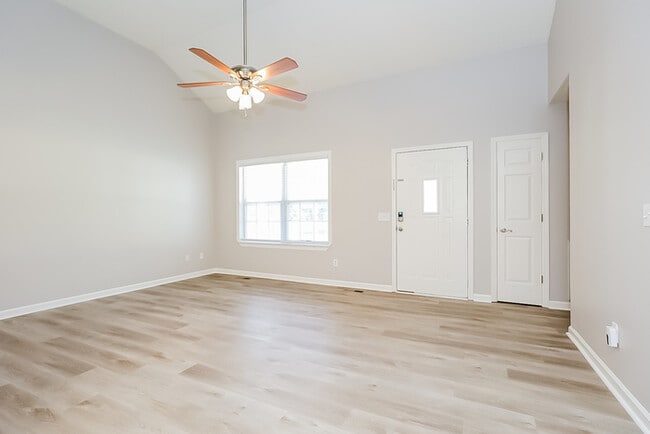Photo - 1031 Heydel Cir