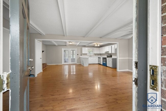 Photo - 415 Hill St