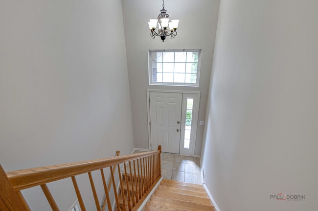 Photo - 552 Saddlebrook Ln