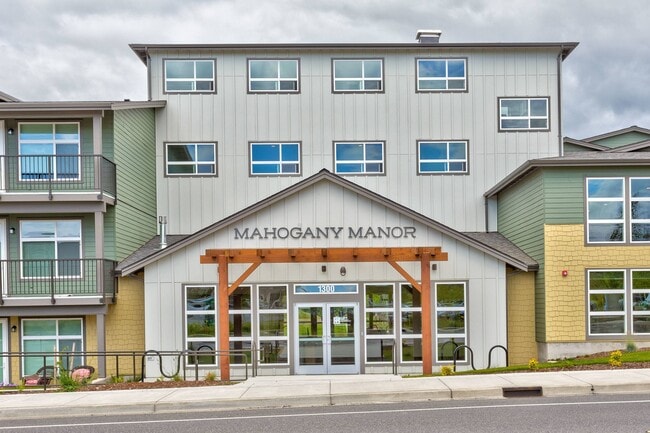Exterior - Mahogany Manor Rental
