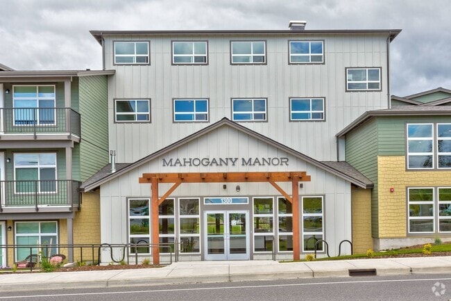 Exterior - Mahogany Manor Rental