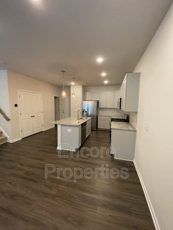 Photo - 908 Robbie Jackson Ln