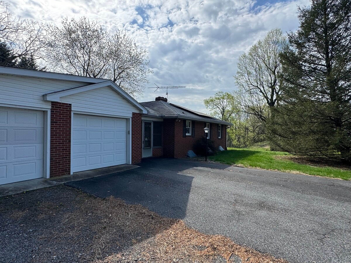 Photo - 200 Sandy Bottom Rd