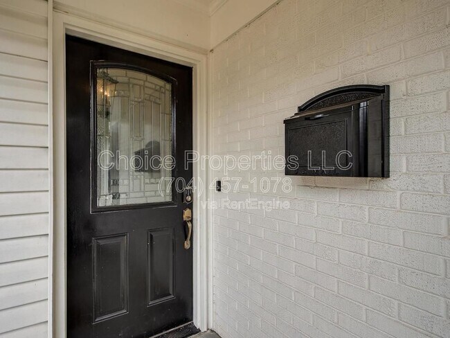 Photo - 1201 Seneca Pl