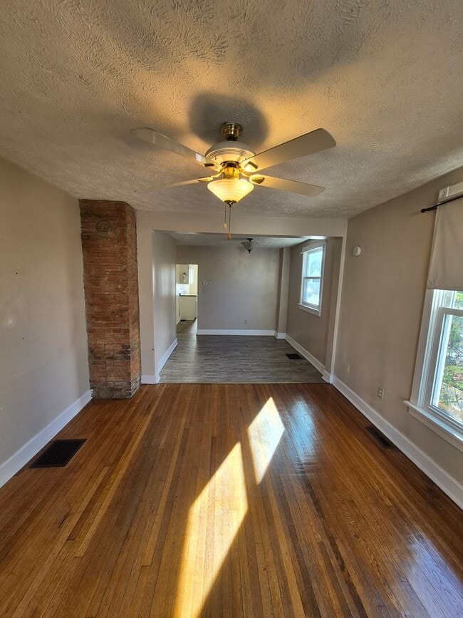 Photo - 208 W Miller St Unit 01
