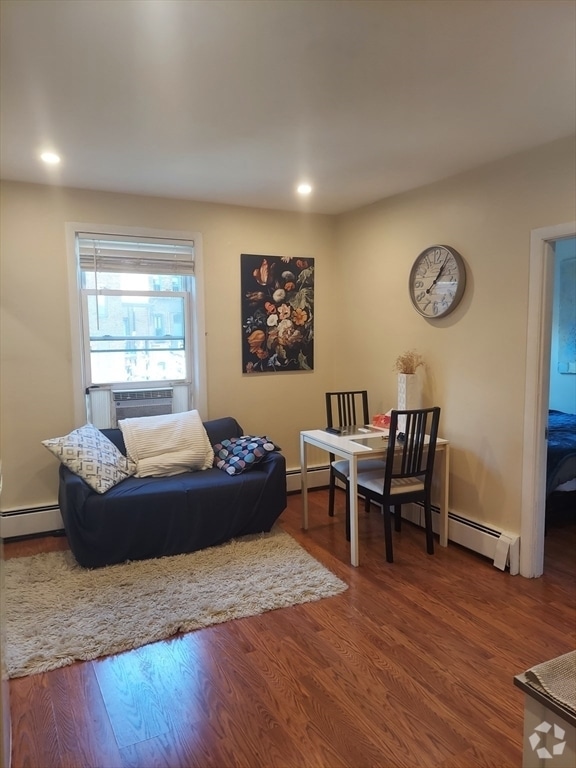 Building Photo - 107 Chandler St Unit 4R Rental