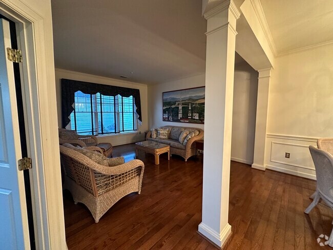 Building Photo - 102 Long Dr Rental