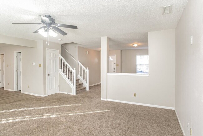 Photo - 1829 Blue Pine Ln