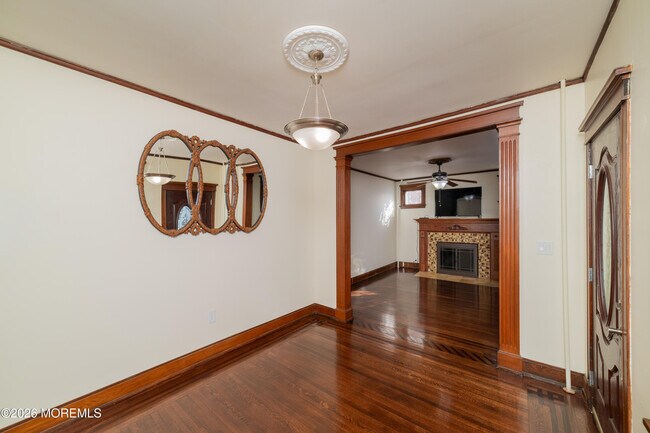 Photo - 684 Amboy Ave