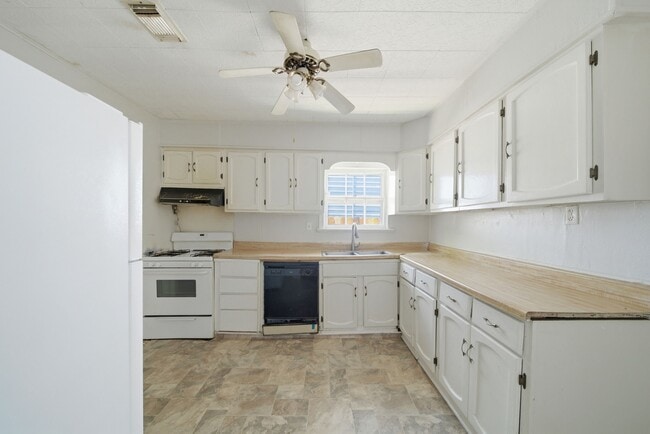 Photo - 410 Live Oak St