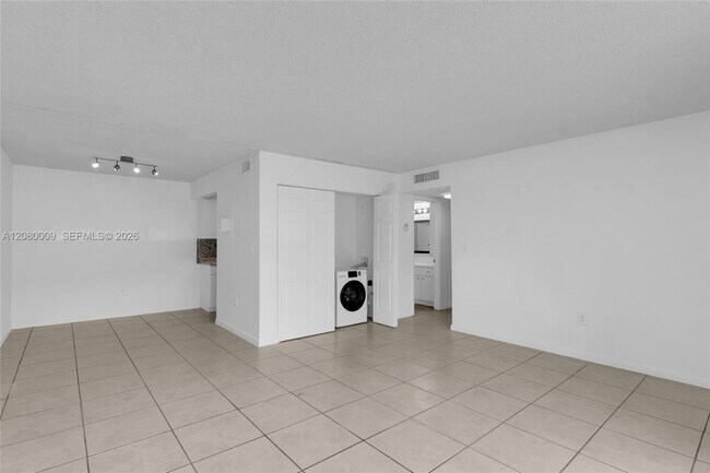 7100 Fairway Dr Unidad K11
