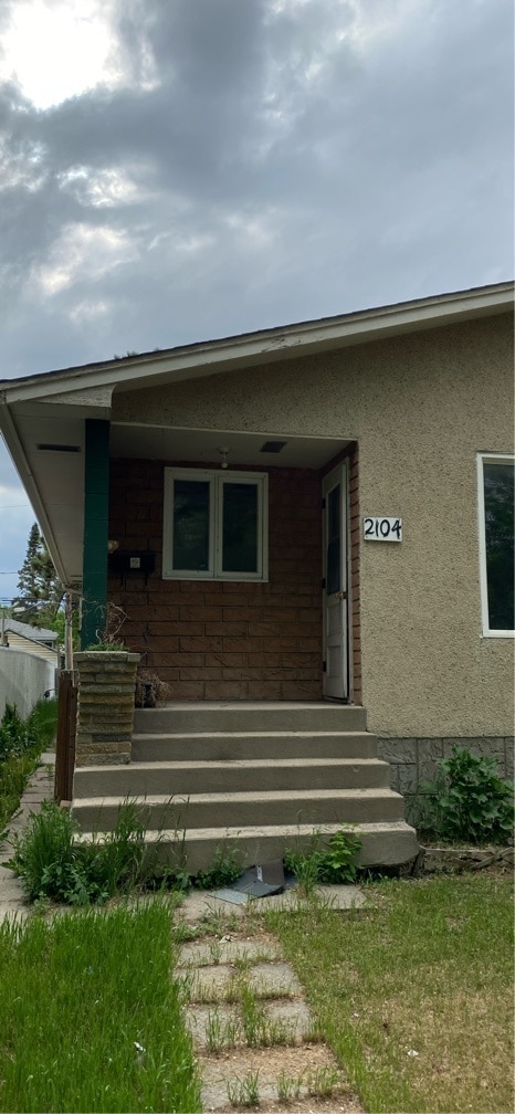 Building Photo - 2104 Rothwell St Unit 1