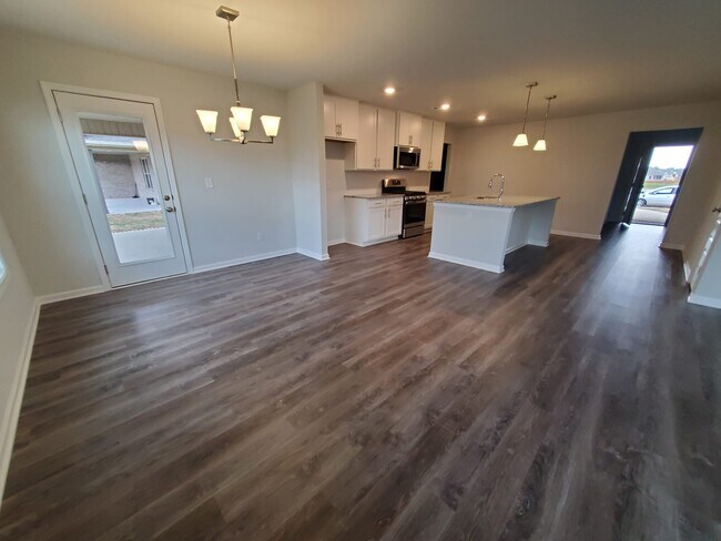 Photo - 120 Sublett Dr