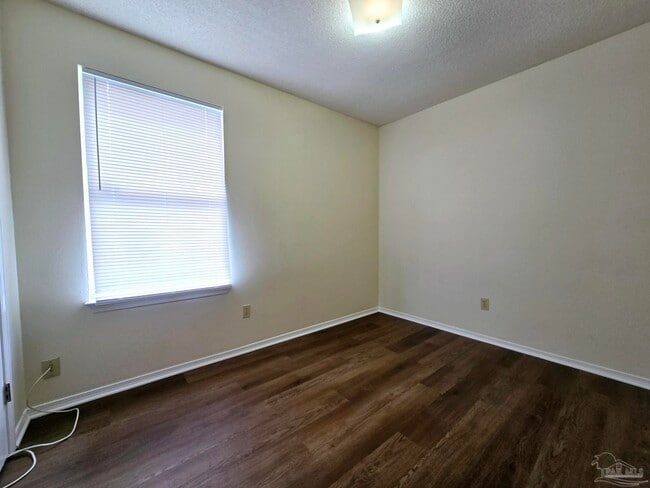 Photo - 409 Shadow Way Ln