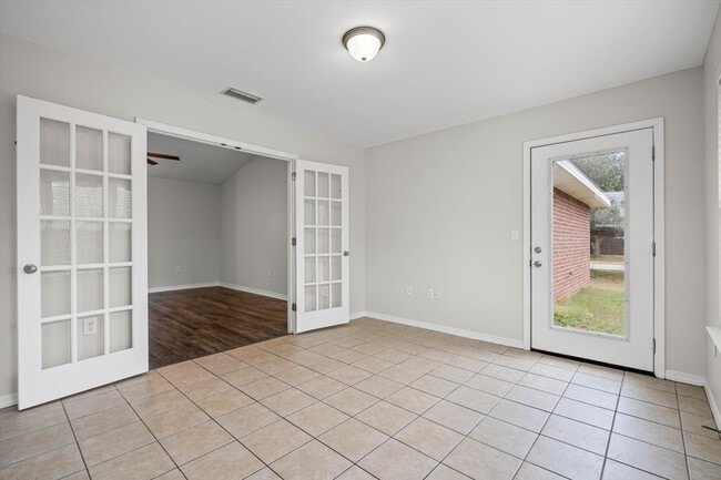 Photo - 8981 Gale Rowe Ln