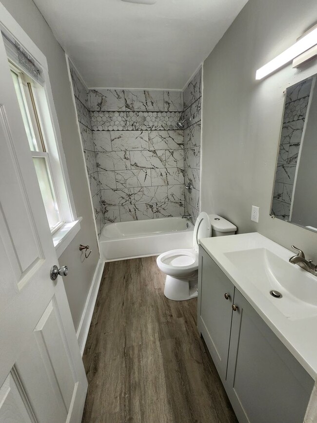 Photo - Large Glen Park Home! Original Hardwood Fl...