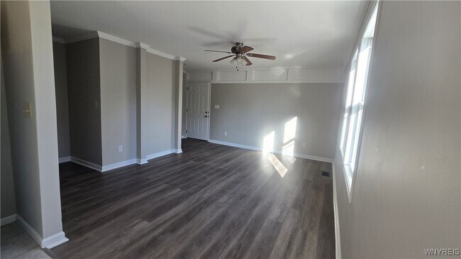 Photo - 5422 Transit Rd