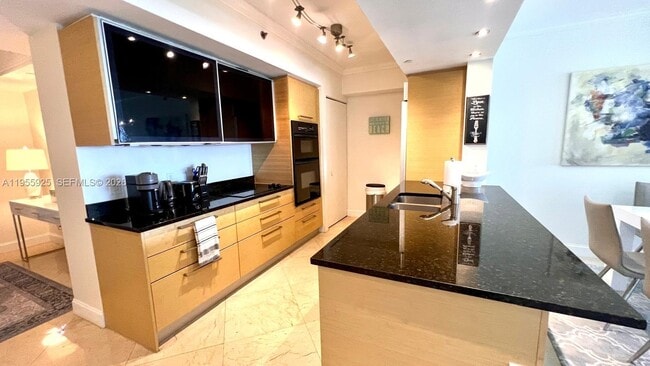 Photo - 1830 S Ocean Dr Unidad 2204