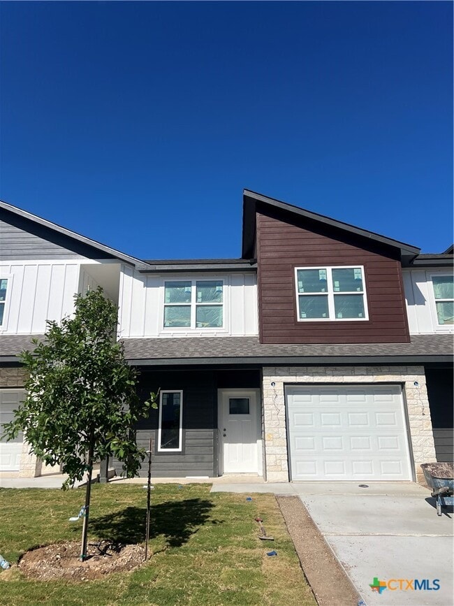 Building Photo - 1814 Royal Loop