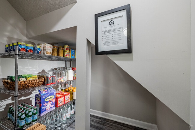 Photo - Woodland Creek Apartments
