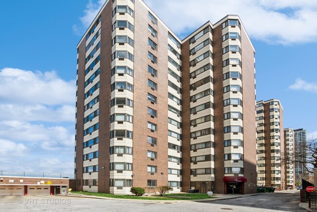 Photo - 7337 S South Shore Dr Unidad 1412 Rental