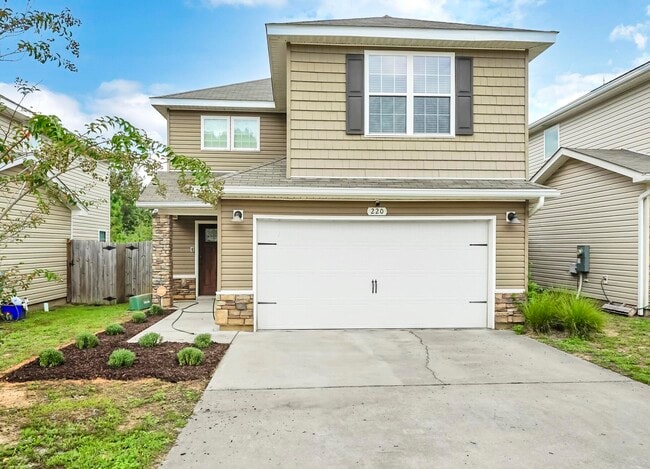 Photo - 220 Wainwright Dr