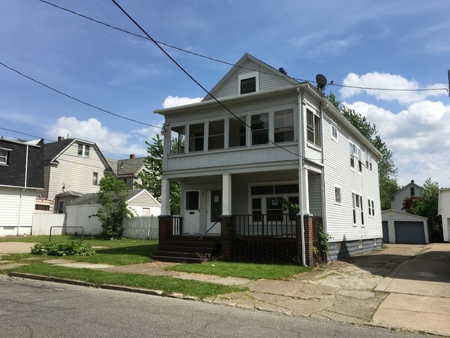 Photo - 153 E 30th St Apartments