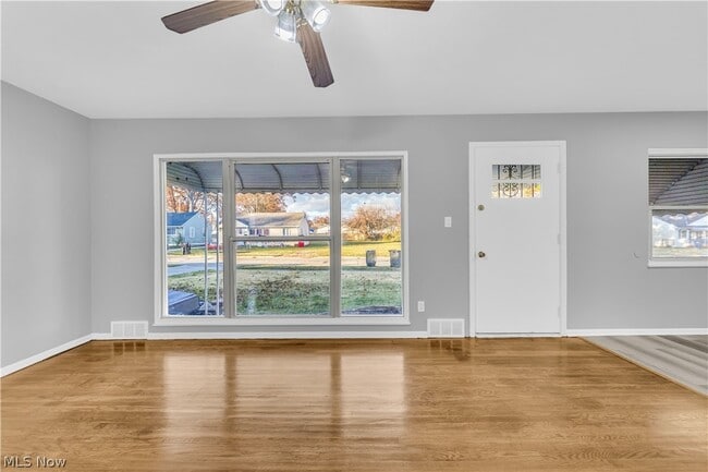 Photo - 13813 Leroy Ave
