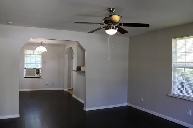 Photo - Charming 2 Bedroom, 1 Bath Home with Side ...