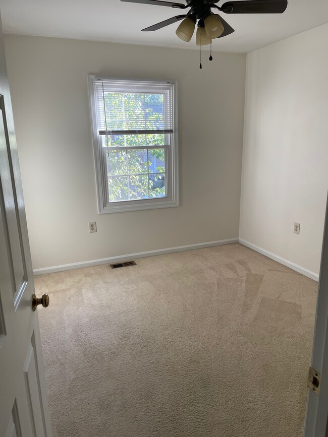Photo - 338 Nansemond St SE