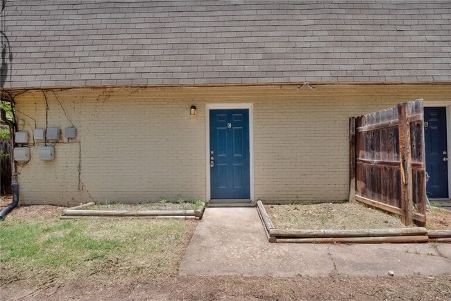 Photo - 5002 Blue Spruce Cir Unit C